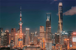 游客可以感受灯光秀的同时