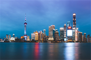 Night Shanghai, immerse yourself in the most cool light and shadow art of the city